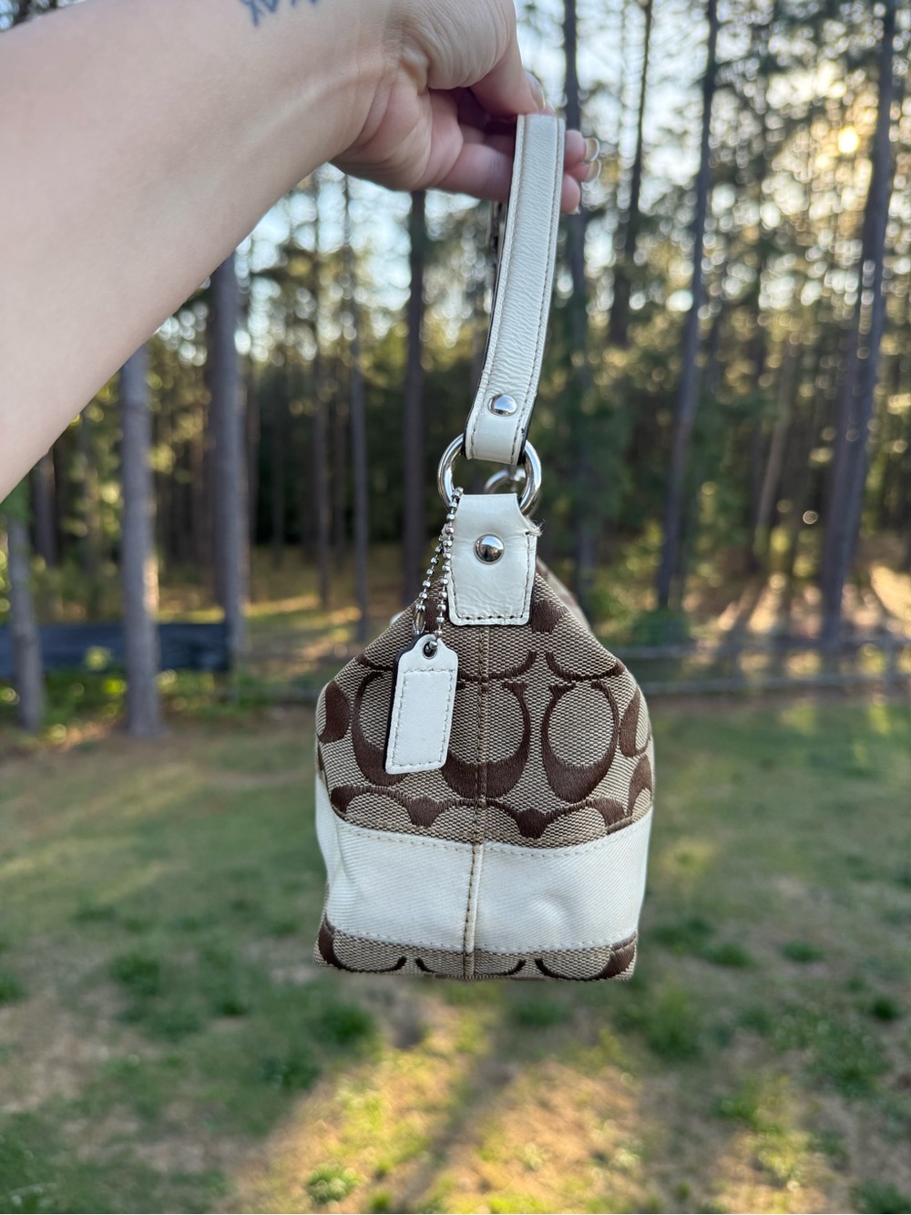 Coach Signature Demi - Picture 4 of 7